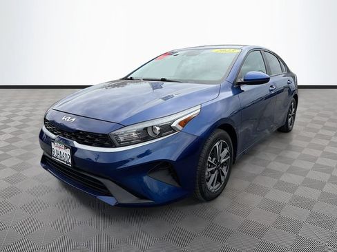 Used 2023 Kia Forte LXS FWD image 3