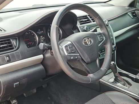 Used 2017 Toyota Camry XSE image 10