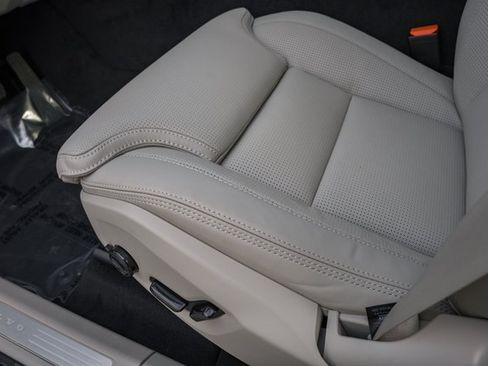 New 2026 Volvo XC60 B5 Ultra w/ Protection Package Premier image 33