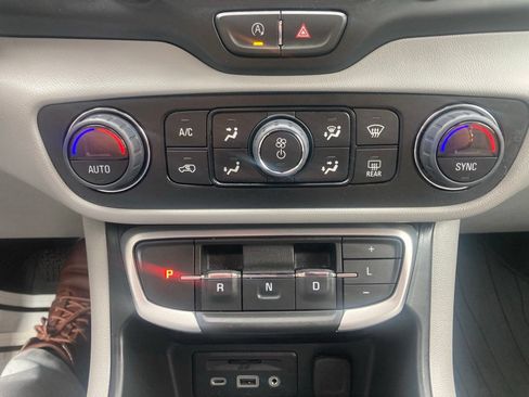 Certified 2023 GMC Terrain SLT w/ Infotainment Package II FWD image 41