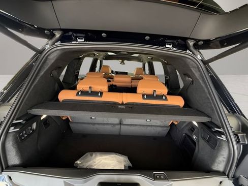 Used 2026 BMW X7 xDrive40i image 32