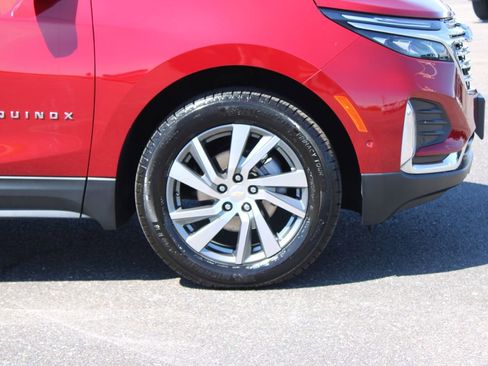 Used 2023 Chevrolet Equinox Premier AWD/4WD image 12