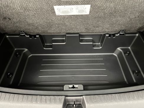 Used 2025 GMC Acadia Elevation image 44