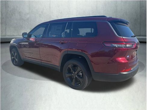 New 2026 Jeep Grand Cherokee L Limited w/ Limited Altitude Package AWD/4WD image 3