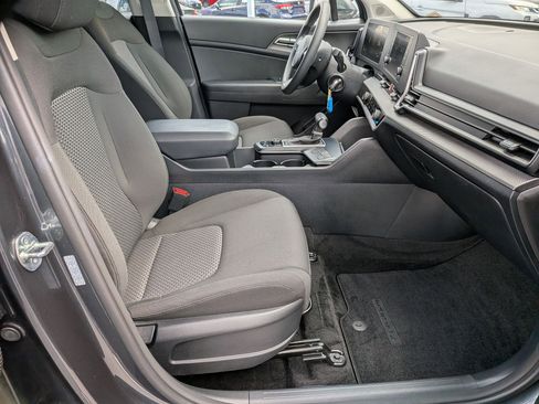Used 2025 Kia Sportage LX image 35