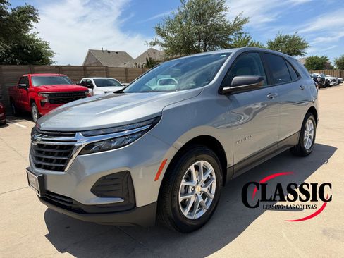 Used 2023 Chevrolet Equinox LS w/ LS Convenience Package FWD image 1