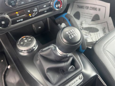 Used 2024 Ford Bronco Black Diamond image 21