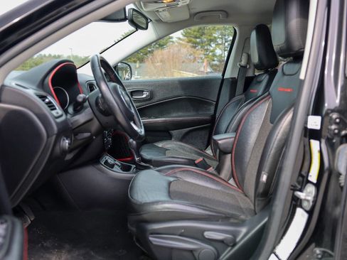 Used 2020 Jeep Compass Trailhawk AWD/4WD image 17
