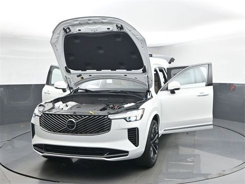 New 2026 Volvo XC90 B6 Plus w/ Protection Package Premier image 55