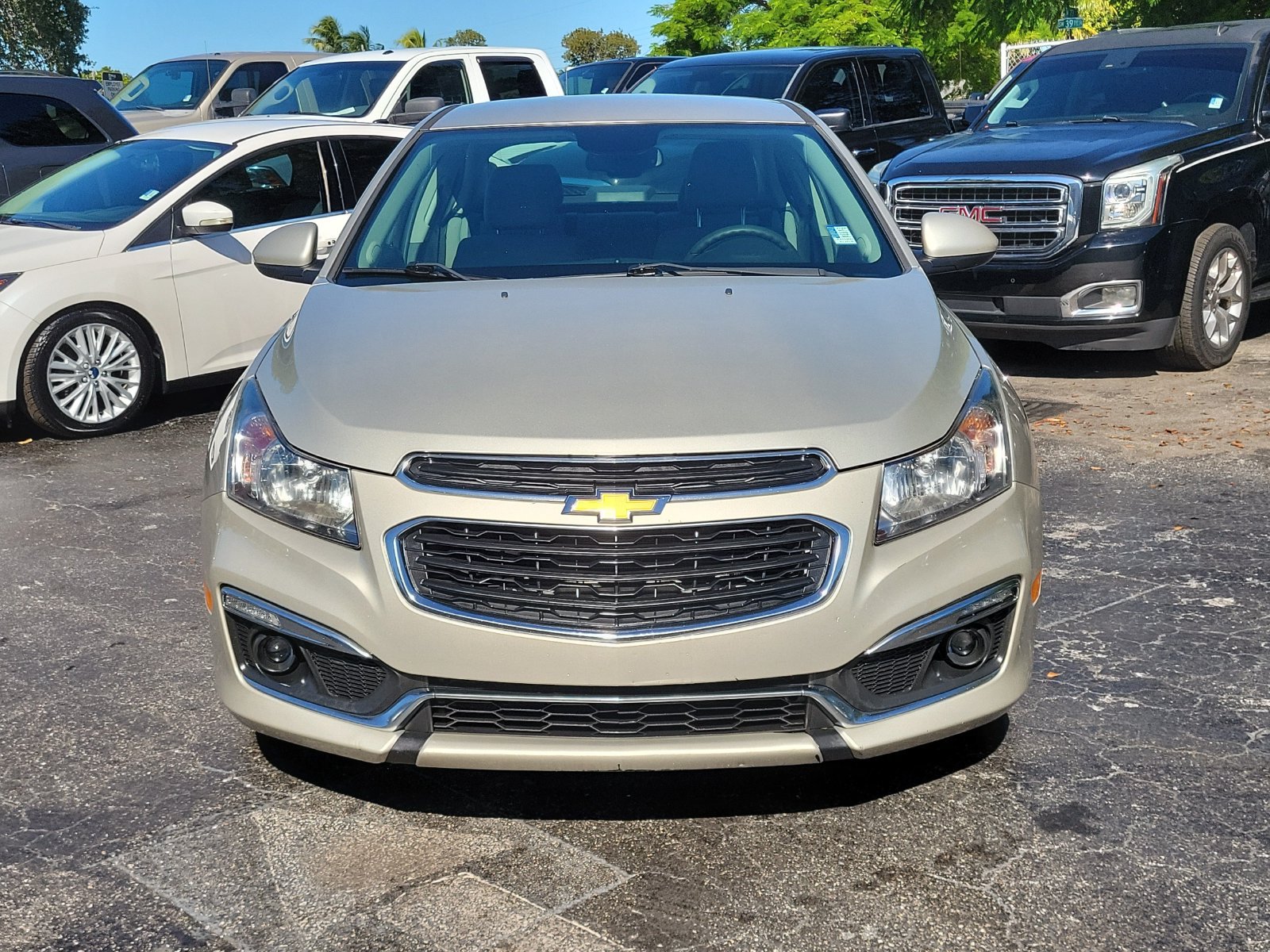 Used 2015 Chevrolet Cruze LT w/ Enhanced Safety Package FWD image 2