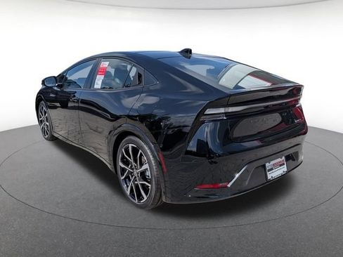 New 2026 Toyota Prius Plug-In Hybrid FWD image 4