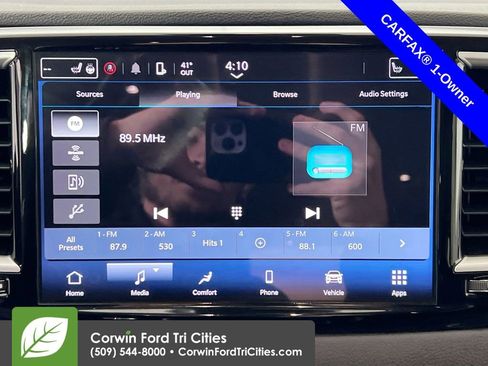 Used 2024 Chrysler Pacifica Touring-L image 22