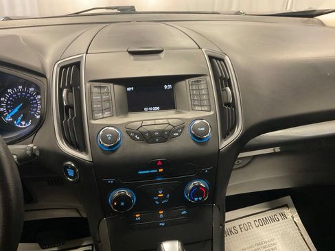 Used 2017 Ford Edge SE FWD image 9