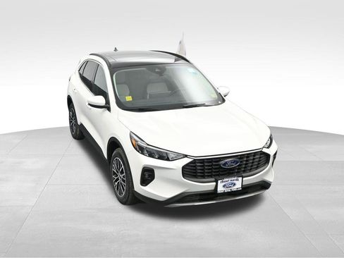 New 2025 Ford Escape SE image 31