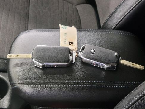 Used 2021 Kia Seltos S image 25