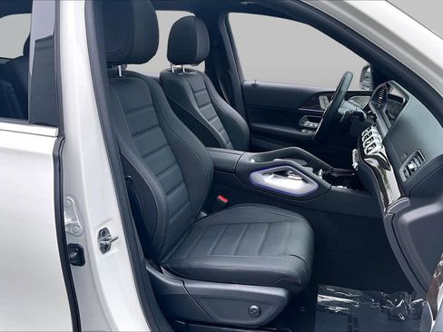 Used 2026 Mercedes-Benz GLS 450 4MATIC image 9