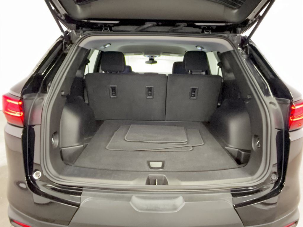 Used 2025 Chevrolet Blazer LT FWD image 28