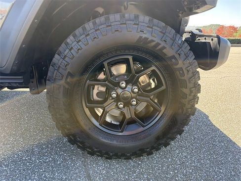 Used 2024 Jeep Wrangler Willys image 14