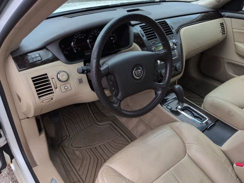 Used 2008 Cadillac DTS w/ Sun And Sound Package image 2