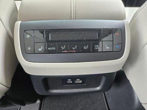 Certified 2022 Nissan Pathfinder SL w/ SL Premium Package FWD image 12