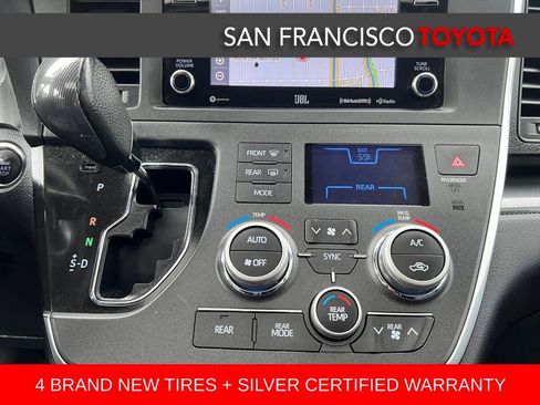 Certified 2019 Toyota Sienna SE w/ SE Preferred Package image 28