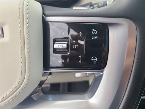 Used 2024 Land Rover Range Rover SE image 28