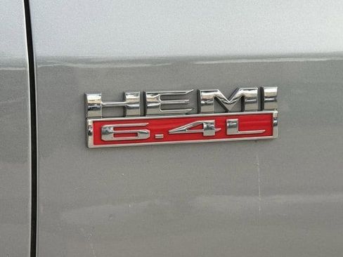 Used 2021 RAM 2500 Tradesman w/ Chrome Appearance Group AWD/4WD image 9