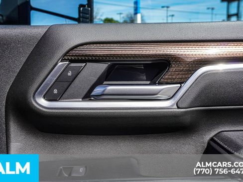 Used 2025 Chevrolet Silverado 2500 LT w/ Convenience Package image 48