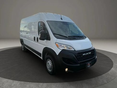 Used 2025 RAM ProMaster 2500 w/ Convenience Group FWD image 5