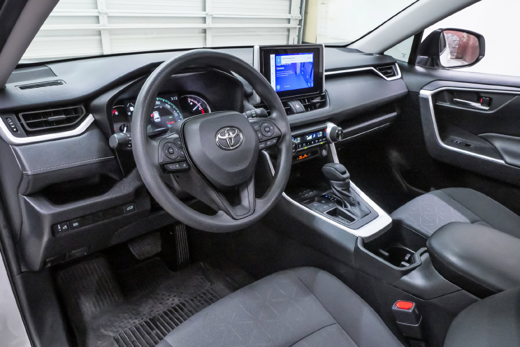 Used 2024 Toyota RAV4 XLE w/ Convenience Package FWD image 2