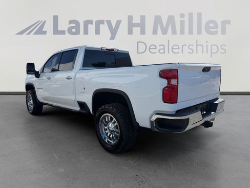 Used 2022 Chevrolet Silverado 2500 LTZ AWD/4WD image 3