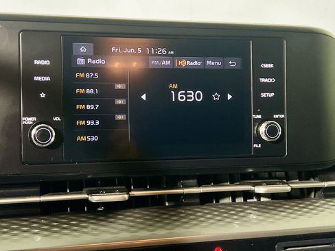 Used 2024 Kia Carnival LX FWD image 27