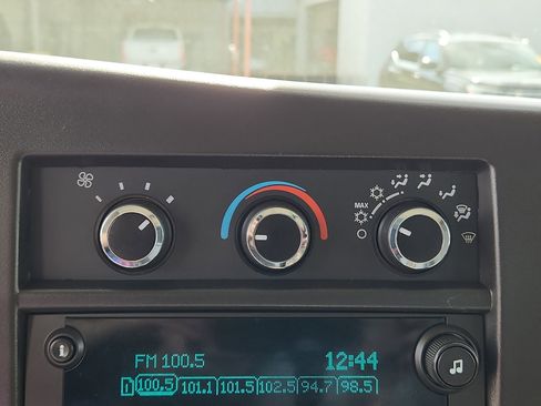 Used 2017 Chevrolet Express 3500 image 15