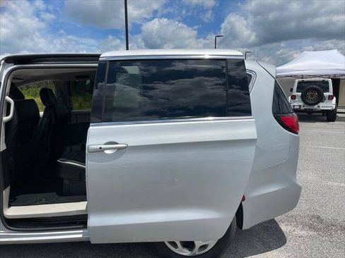 Certified 2024 Chrysler Pacifica Limited w/ Trailer Tow Group AWD/4WD image 82