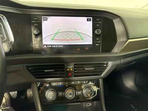Used 2019 Volkswagen Jetta SEL Premium FWD image 18