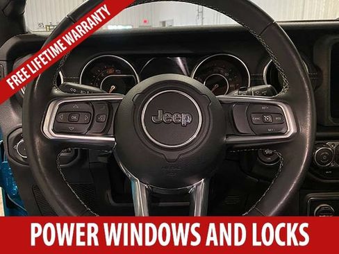 Used 2019 Jeep Wrangler Unlimited Sahara AWD/4WD image 8