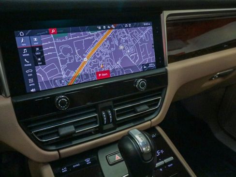 Used 2023 Porsche Macan S image 24