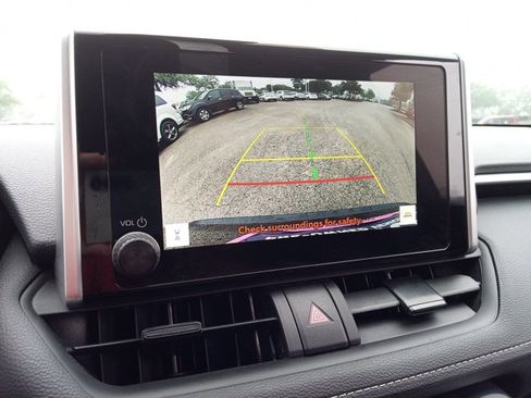 Used 2024 Toyota RAV4 LE image 23