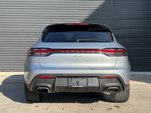 Certified 2025 Porsche Macan image 6