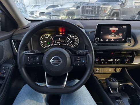 Used 2021 Nissan Rogue SV image 10