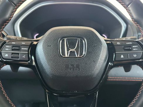 Used 2025 Honda Pilot Sport image 23