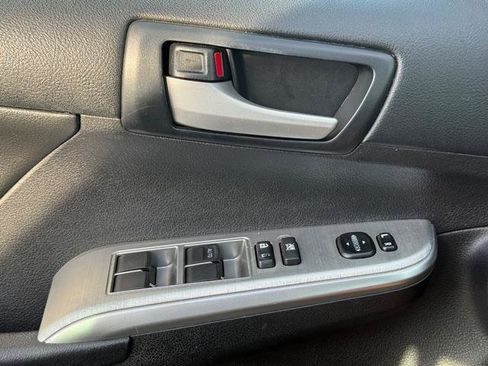 Used 2014 Toyota Camry SE FWD image 22