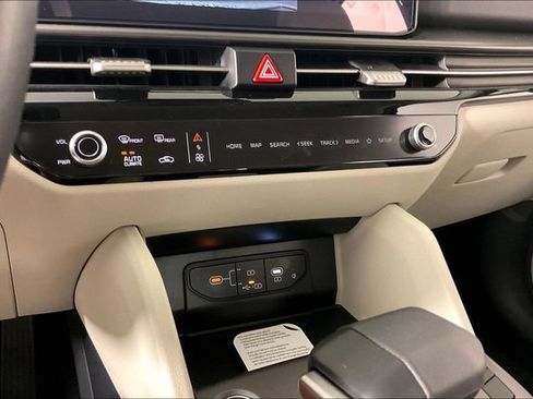 Certified 2026 Kia Sportage EX FWD image 14