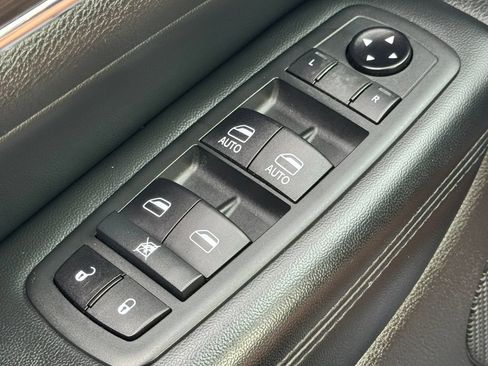 Used 2021 Jeep Grand Cherokee Limited AWD/4WD image 31