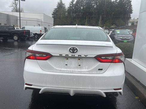 Used 2024 Toyota Camry SE w/ Convenience Package image 6