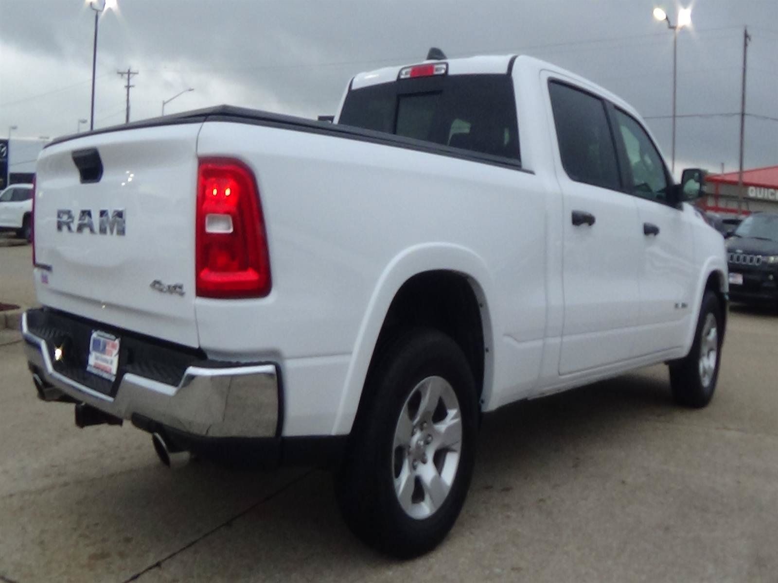 Used 2025 RAM 1500 Big Horn AWD/4WD image 6