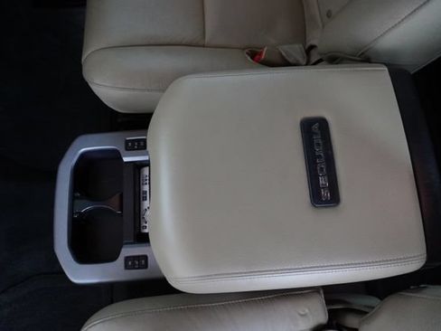 Used 2015 Toyota Sequoia Platinum RWD image 37