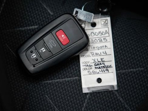 Used 2025 Toyota RAV4 XLE w/ Convenience Package image 6