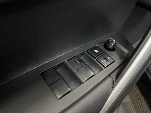 Used 2024 Toyota Corolla Cross AWD Hybrid image 27