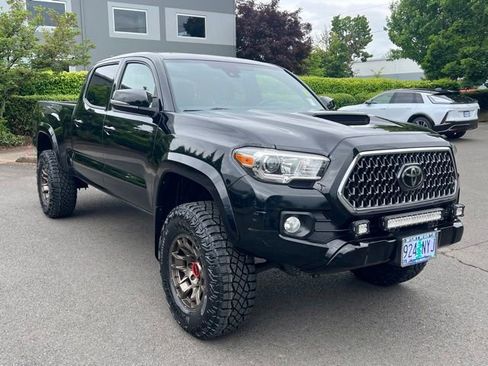Used 2018 Toyota Tacoma TRD Sport AWD/4WD image 1